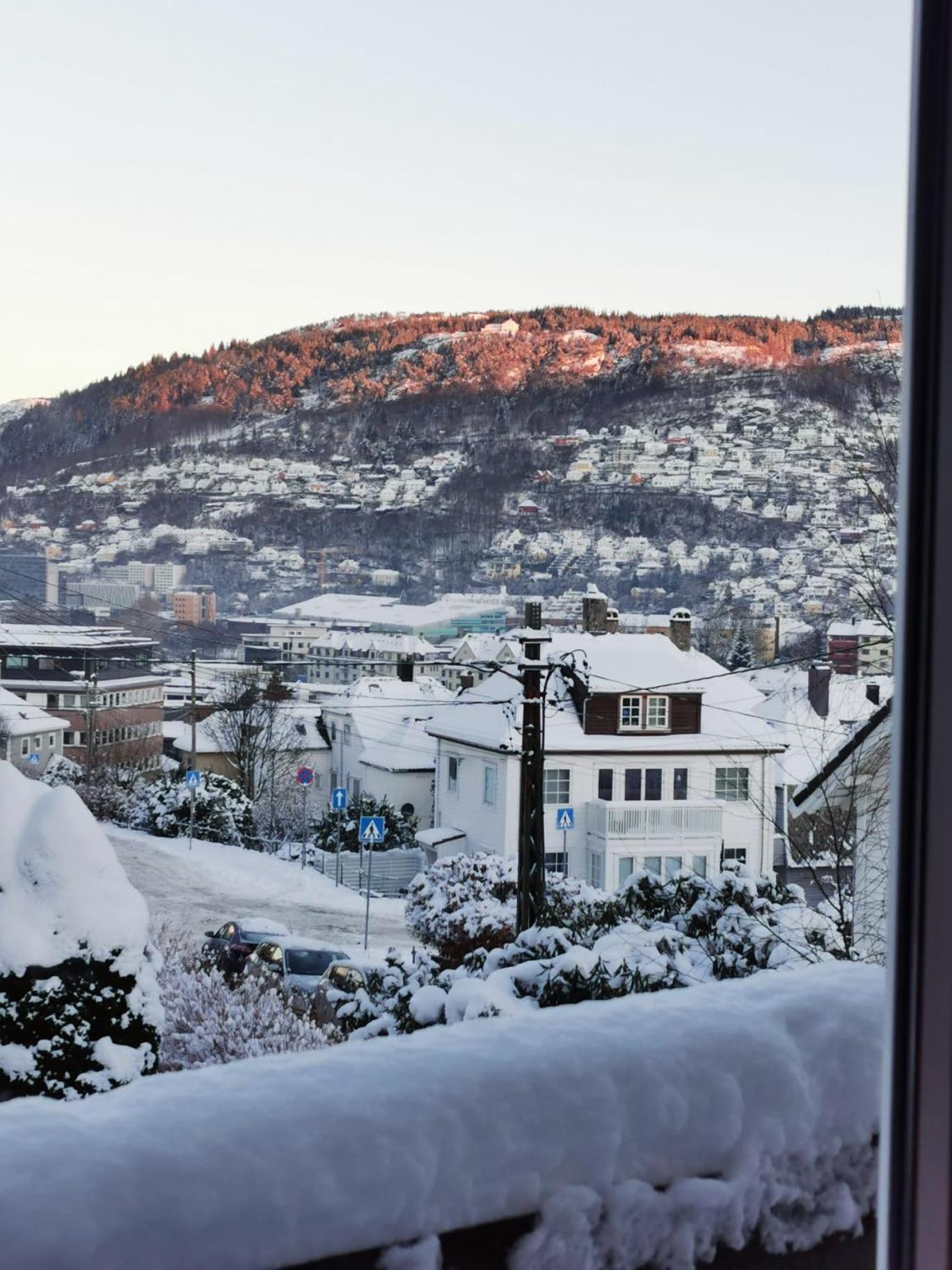Spacious And Beautiful Apartment In Bergen With Free Parking Exterior foto